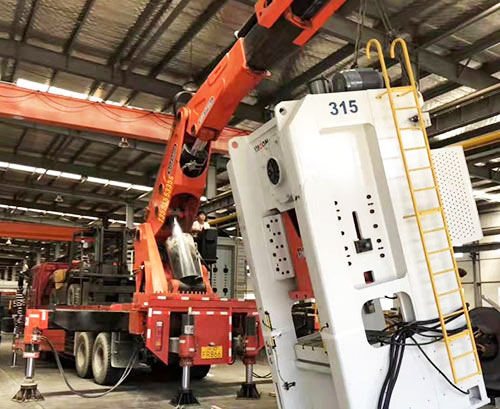 三穗附近随车吊出租，轻松解决运输难题