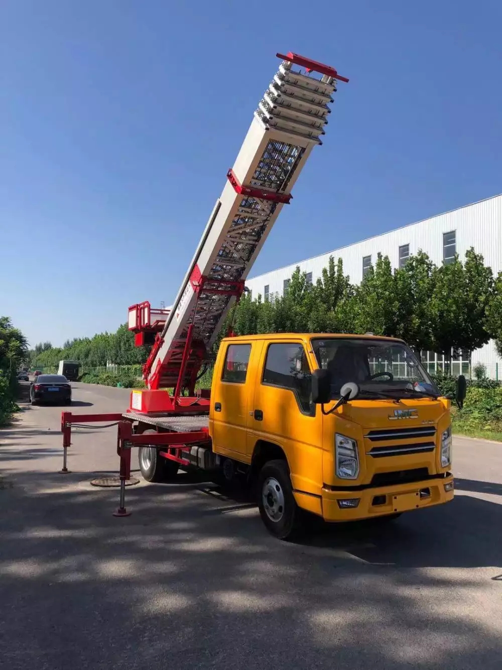 三穗附近的云梯车出租服务：轻松解决高空作业需求