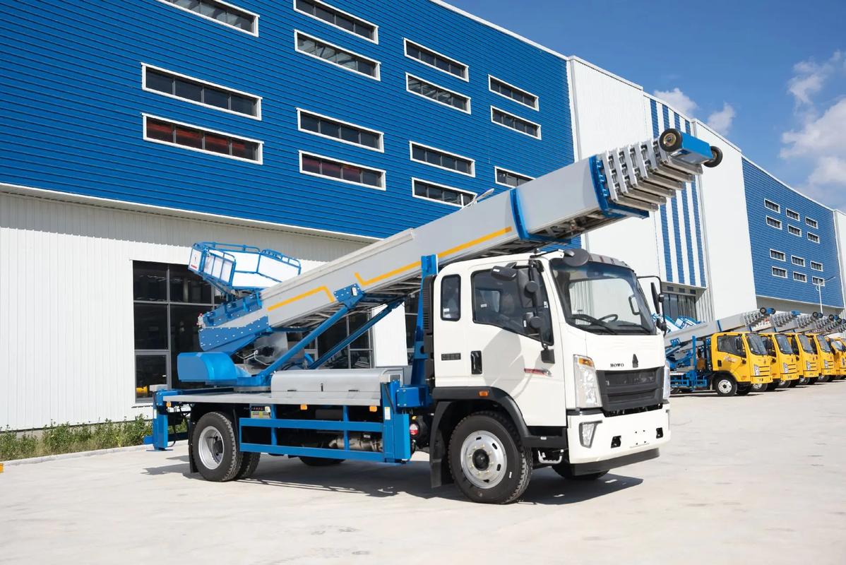 三穗出租云梯车高空作业车 建筑垃圾搬运